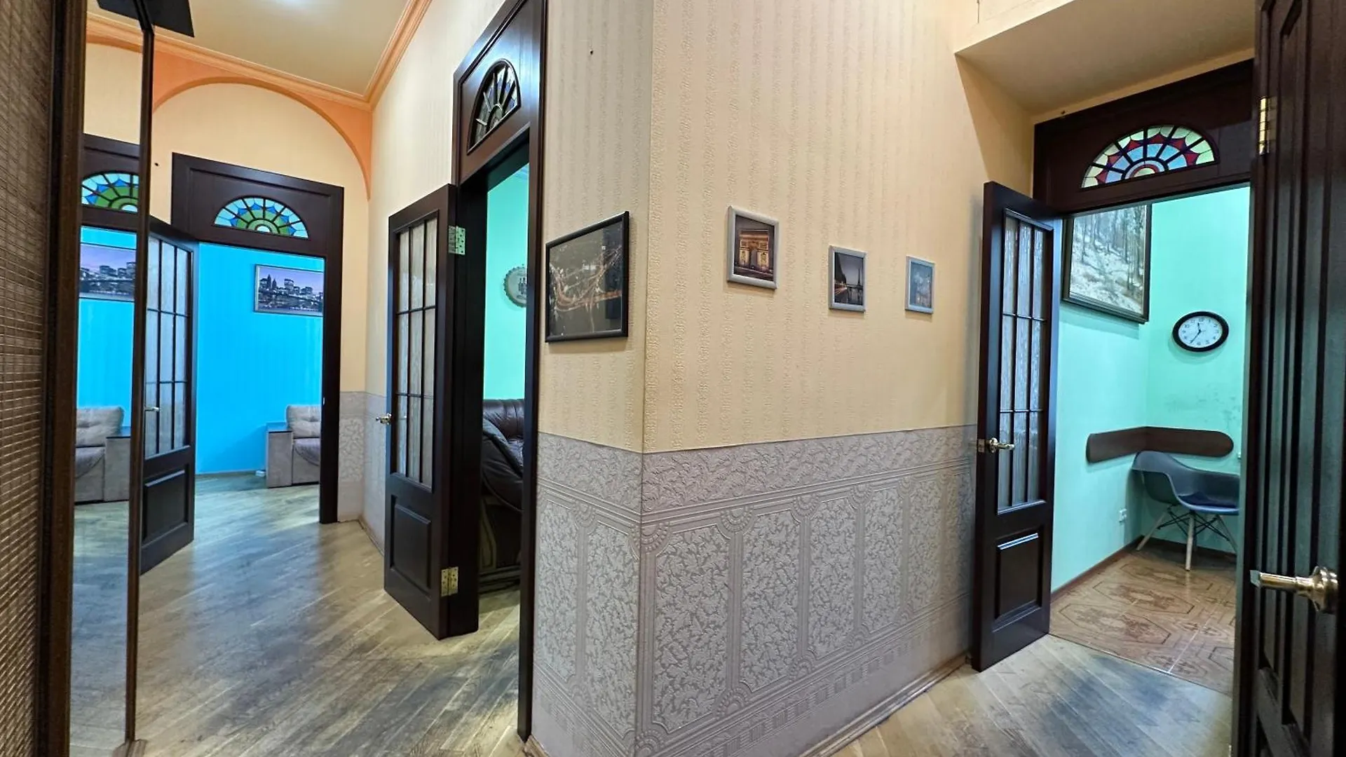 Central Suite: Spacious Two-Bedroom Near Gulliver Mall Kyiv 0*,  Ukraine