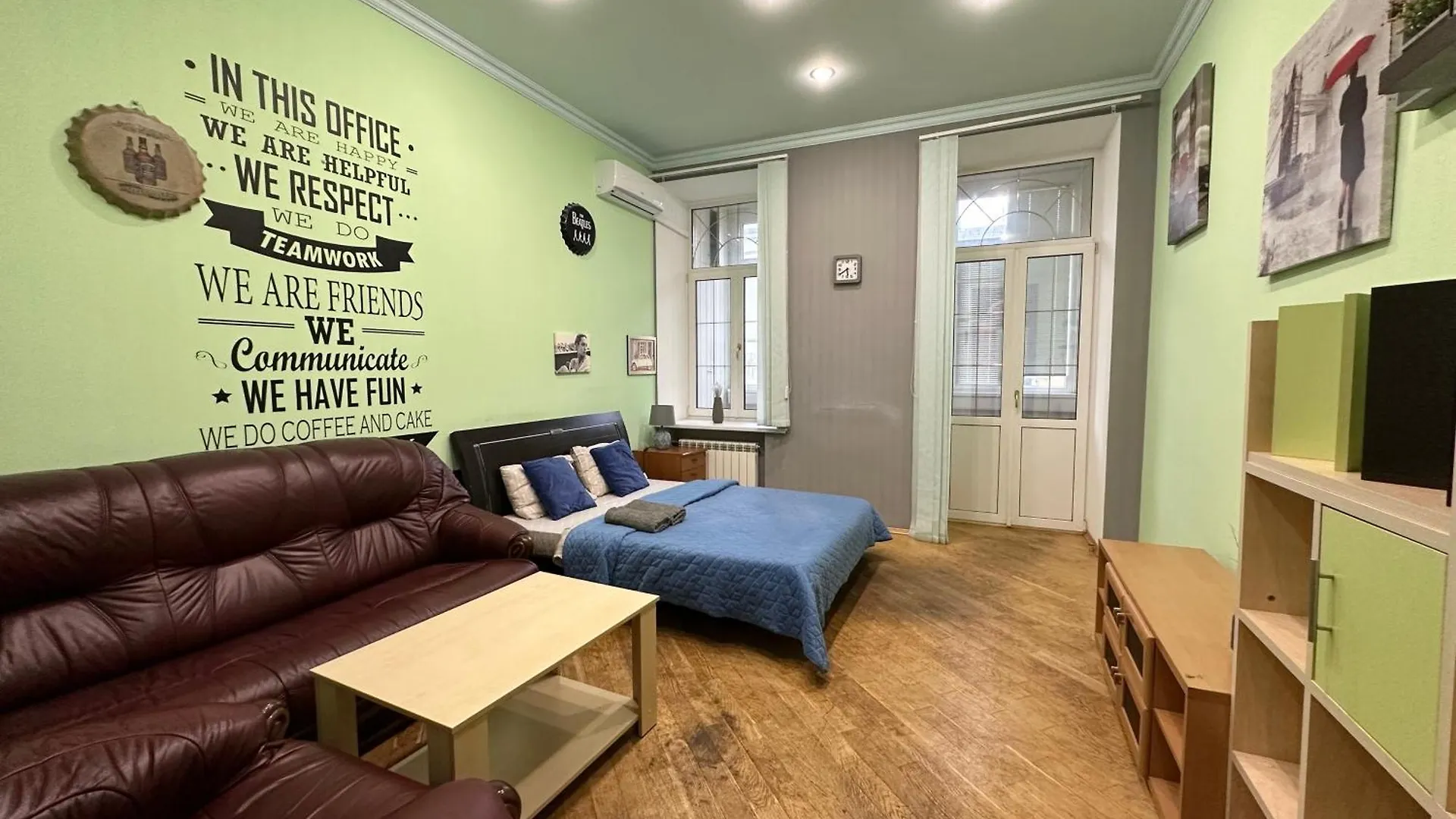 Central Suite: Spacious Two-Bedroom Near Gulliver Mall Kyiv